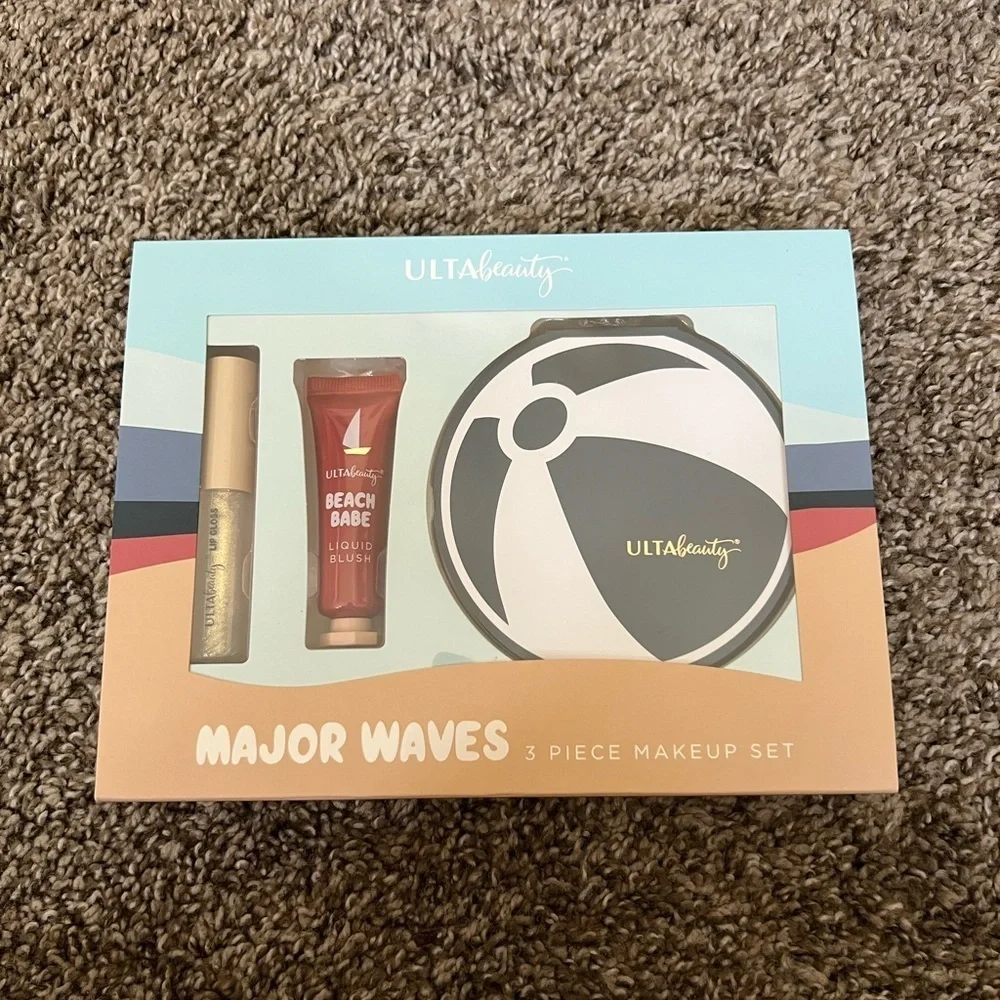 NEW Major Waves 3 Piece Makeup Set